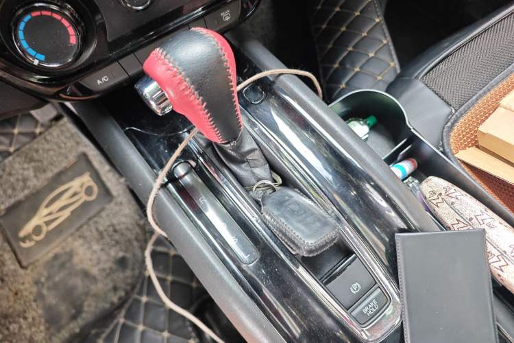 Used Honda Vezel 2016 1.8L CVT Front-Wheel Drive Pioneer Edition Gear Lever