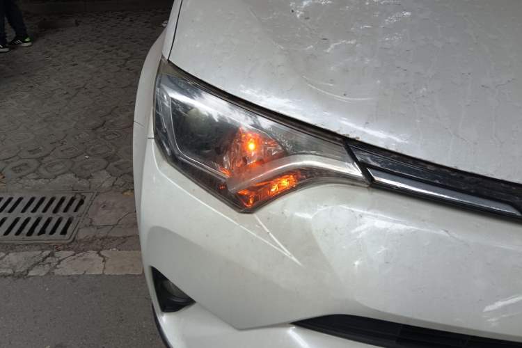 Used Toyota RAV4 2016 2.0L CVT Two-Wheel Drive Fashion Edition China V Standard