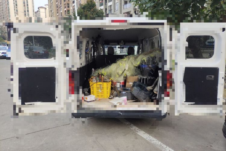 Used Yufeng Gold Warehouse 2025 Model Bus Version without Slow Charger