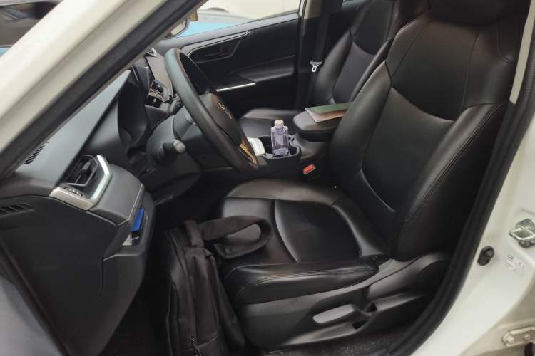 Used Toyota RAV4 2022 2.0L CVT Two-Wheel Drive Urban Edition Left Front Seat