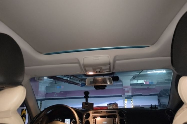 Used Volkswagen Tiguan 2013 1.8TSI Automatic Two-Wheel Drive Luxury Model Headliner