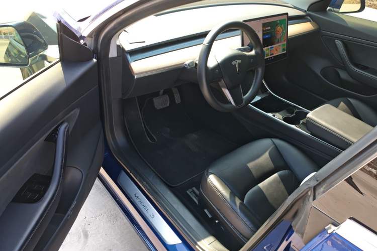 Used Tesla Model 3 2019 Long-Range All-Wheel-Drive Version