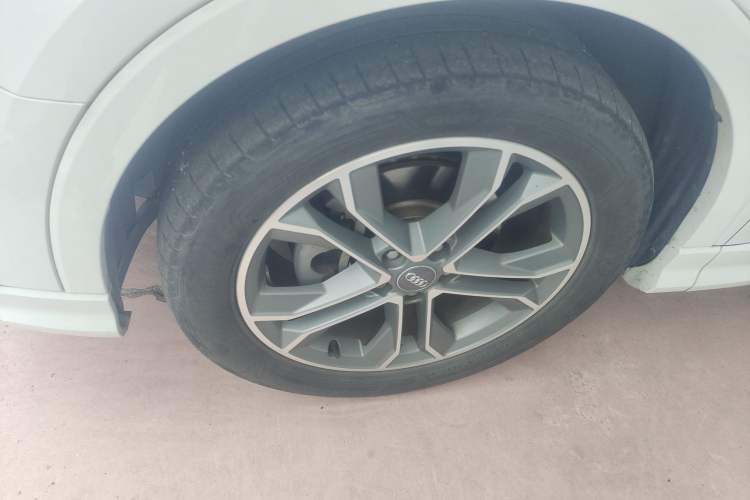 Used Audi Q3 2020 40 TFSI Fashion Dynamic Model
