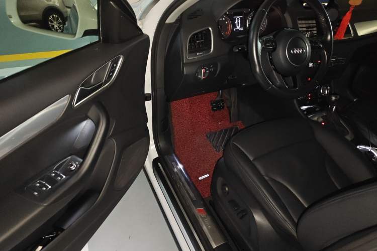 Used Audi Q3 2015 30 TFSI Comfort Model
