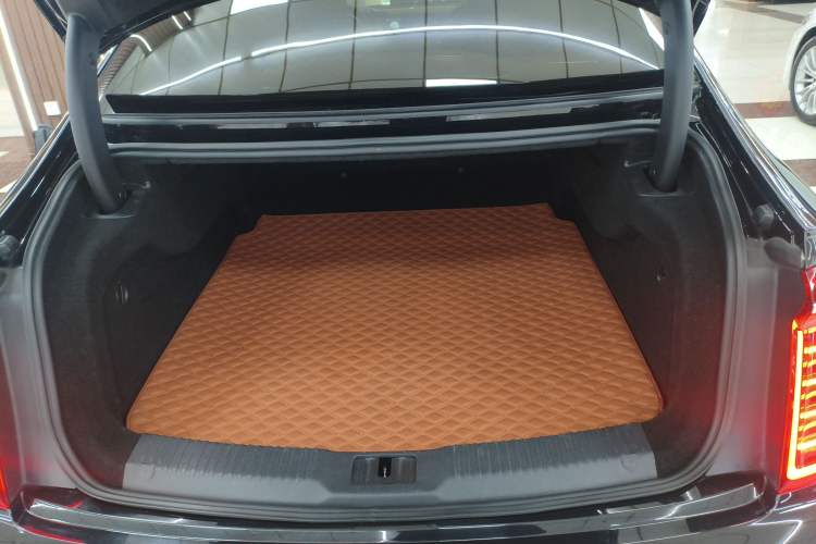 Used Hongqi H9 2020 2.0T Smart Connect Flagship Edition Trunk