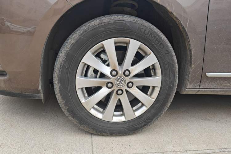 Used Buick GL8 2018 28T Luxury Model China VI Standard Exterior 4