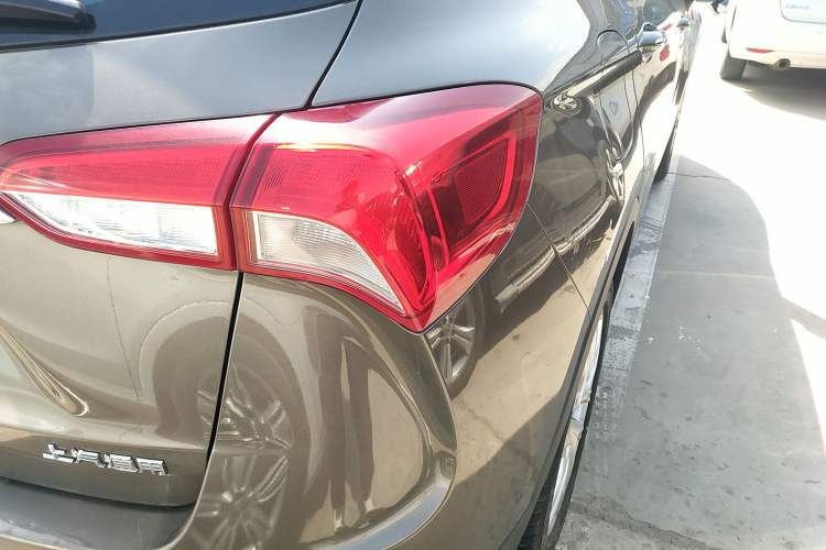 Used Buick Envision 2017 28T Four-Wheel Drive Elite Model Right Rear Taillight