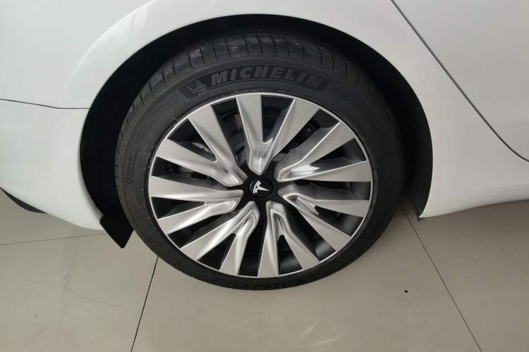 Used Tesla Model 3 2023 Long-Range All-Wheel-Drive Version