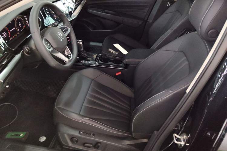 Used Volkswagen Passat 2025 Premium Version 380TSI Dragon Edition Left Front Seat