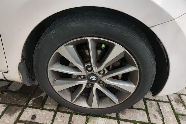 Used Hyundai Elantra (5th Generation / Langdong) 2015 1.6L Automatic Leading Model
