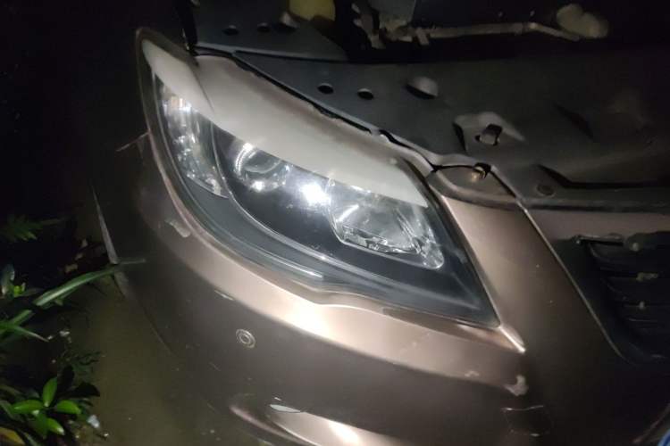 Used BYD G6 2013 1.5TI Manual Luxury Model Right Front Headlight