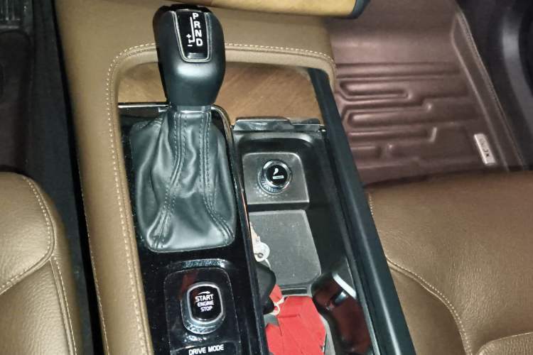 Used Volvo XC90 2020 Facelifted T6 Zhiyi Luxury 7-Seater
