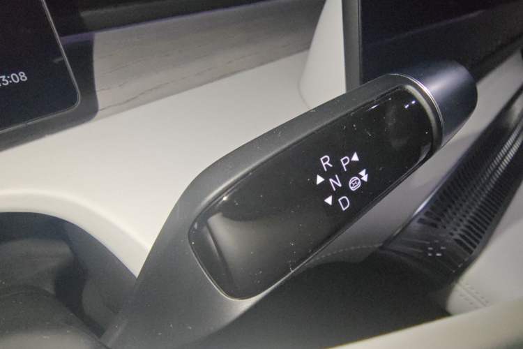 Used XPeng X9 2024 702 Ultra-Long Range Max
