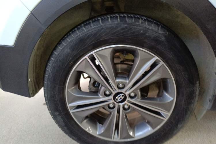 Used Hyundai ix25 2015 1.6L Automatic Two-Wheel-Drive Deluxe DLX Model