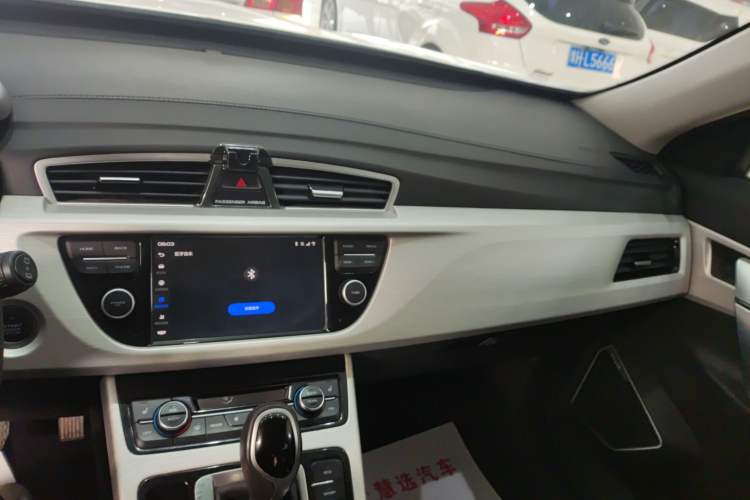 Used Geely Auto Emgrand X7 Sport 2018 1.8TD Automatic Two-Wheel Drive Smart Connect 4G Internet Edition