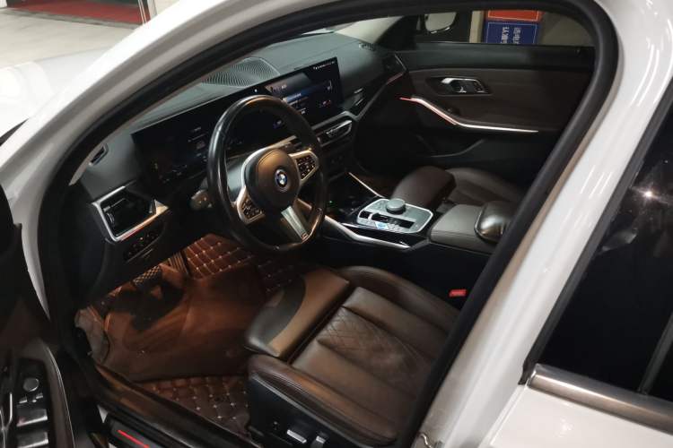 Used BMW i3 2022 eDrive 35 L Driver Seat