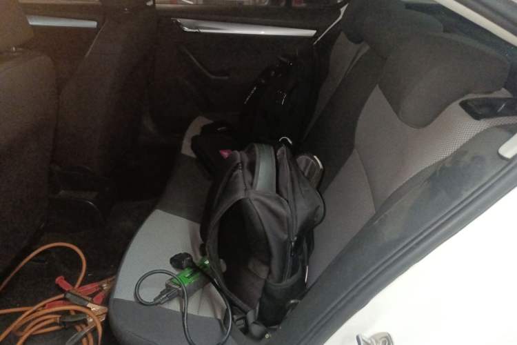 Used Skoda Octavia 2017 1.6L Manual Front-Wheel-Drive Version Left Rear Seat