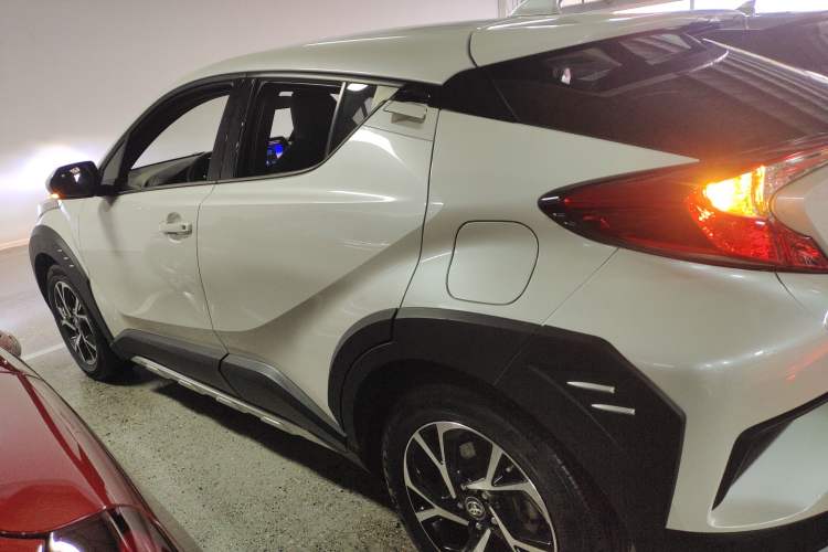 Used Toyota C-HR 2018 2.0L Coolway Leading Edition China V Standard
