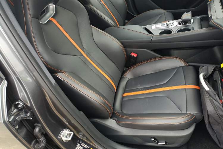 Used CHANGAN UNI-V 2024 1.5T Prestige Edition
