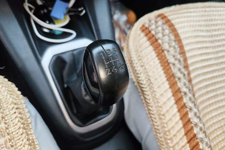 Used Peugeot 301 2016 1.6L Manual Comfort Edition Gear Lever