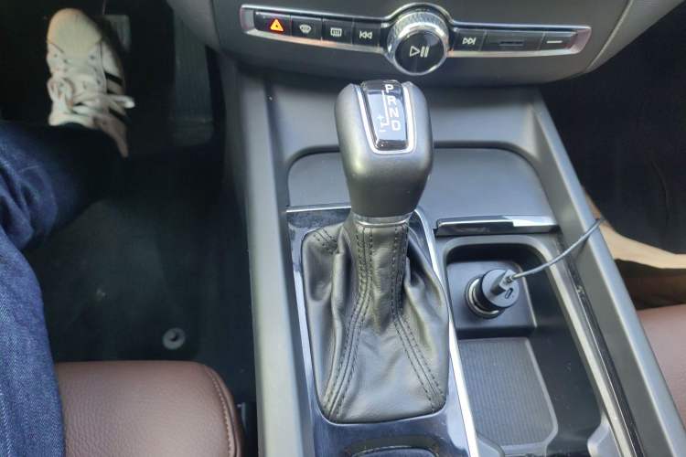 Used Volvo XC60 2019 T5 4x4 Smart Edition China V Standard