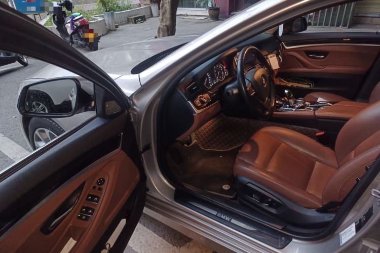 Used BMW 5 Series 2017 528Li Leading Model
