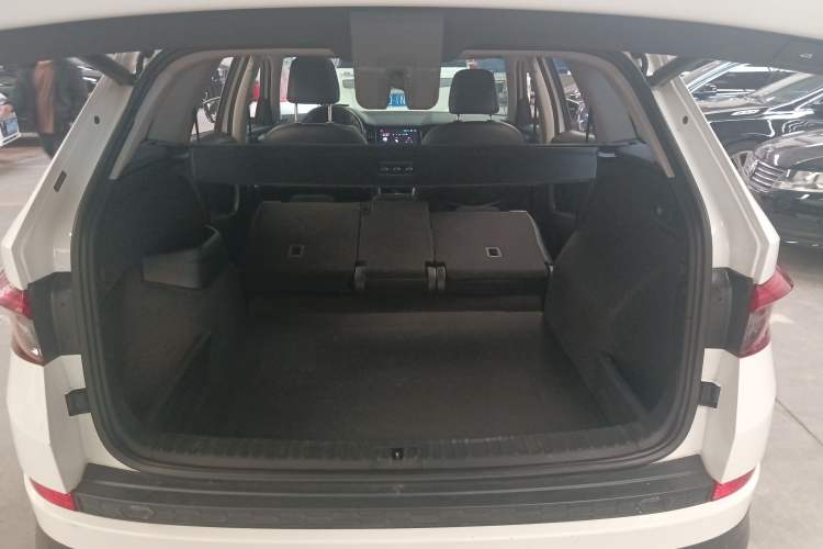 Used Skoda Kodiaq 2018 Facelifted TSI330 5-Seater Two-Wheel-Drive Luxury Enjoyment Edition
