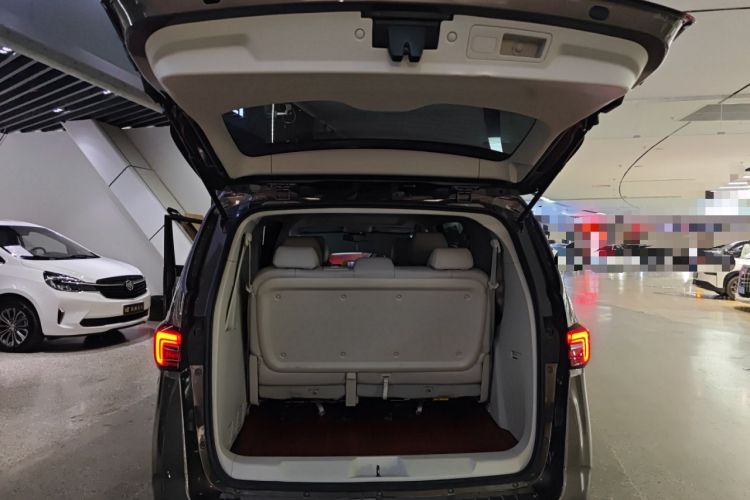 Used Buick GL8 2023 Land Executive Class Comfort Model