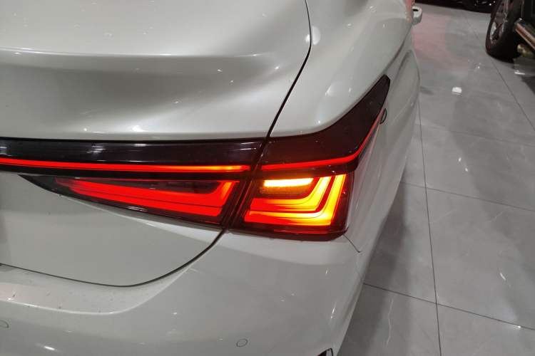 Used Lexus ES 2025 200 Premium Edition