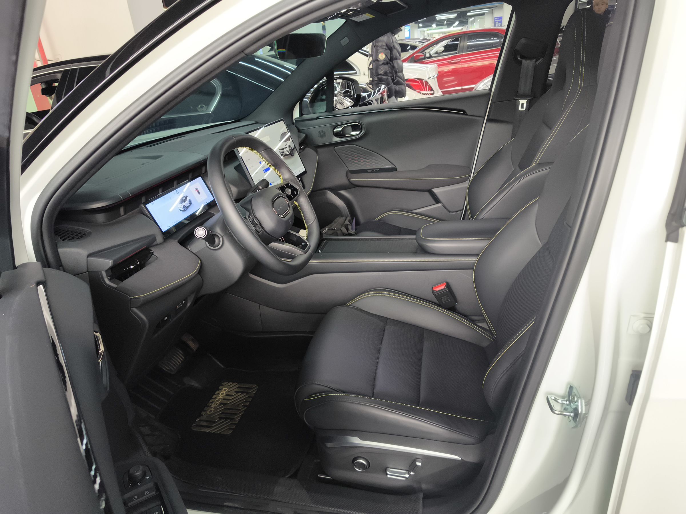 المقاعد الأمامية داخل السيارة