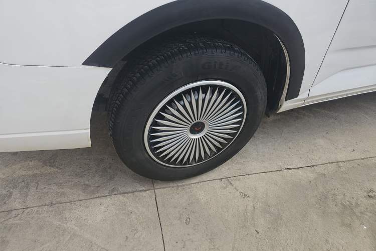 Used Wuling Zhengcheng 2021 1.5T Manual Luxury Version Right Rear Wheel Hub