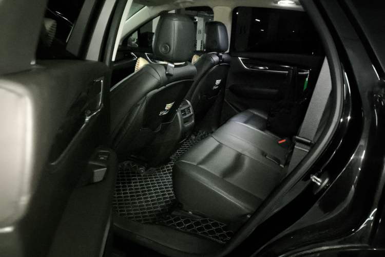 Used Cadillac XT5 2017 Anniversary Edition 25T Luxury Model
