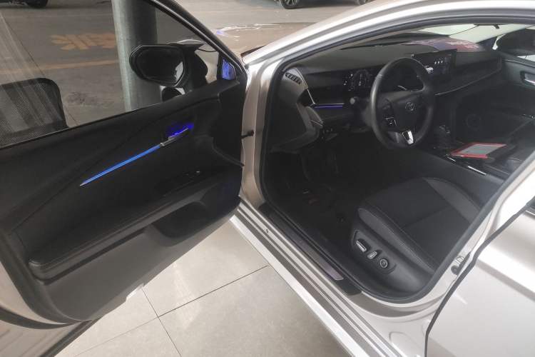 Used Toyota Camry 2024 Dual-Motor 2.0 HGVP Luxury Edition