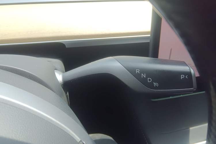 Used Tesla Model Y 2022 Revised Version Rear-Wheel Drive Gear Lever