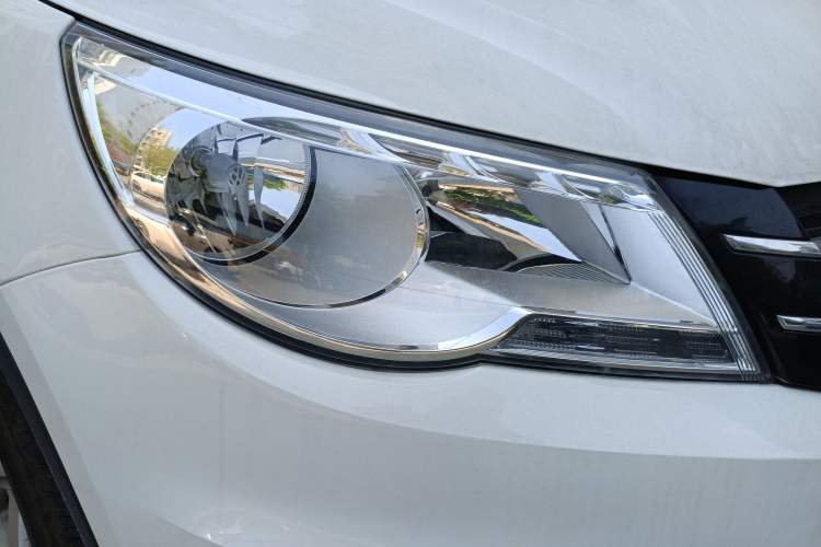 Used Volkswagen Tiguan 2010 1.8 TSI Automatic Two-Wheel Drive Urban Edition Right Front Headlight