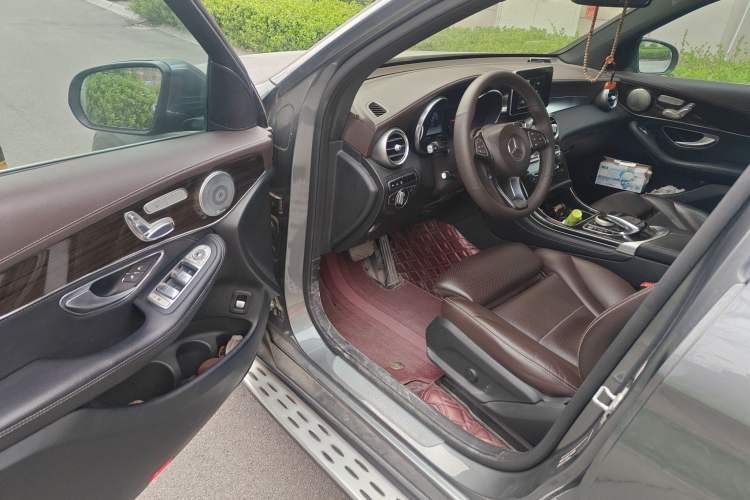 Used Mercedes-Benz GLC 2016 GLC 260 4MATIC Luxury Model