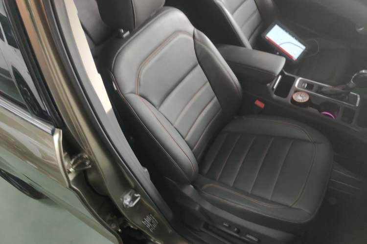 Used Ford Kuga 2017 EcoBoost 245 Four-Wheel-Drive Sport Model Right Front Seat