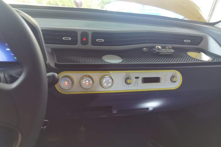 Used Wuling Hongguang MINIEV 2021 Macaron Fashion Model Lithium Iron Phosphate