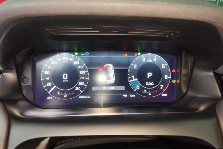 Used Land Rover Discovery Sport 2022 249 PS R-Dynamic SE Performance Tech Edition 5 Seats Instrument Cluster