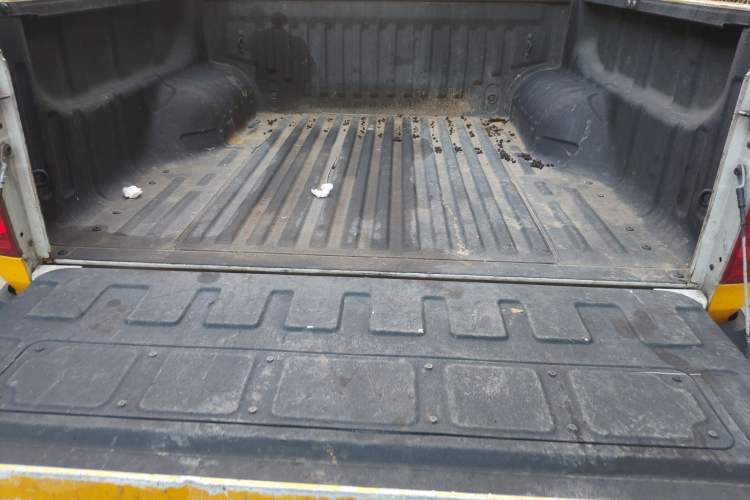 Used SAIC MAXUS T70 2020 2.0T Gasoline Automatic Two-Wheel Drive Comfort Edition Standard Cab High Ground Clearance Trunk