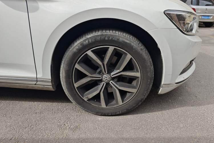 Used Volkswagen Variant 2017 380TSI Two-Wheel Drive Comfort Edition