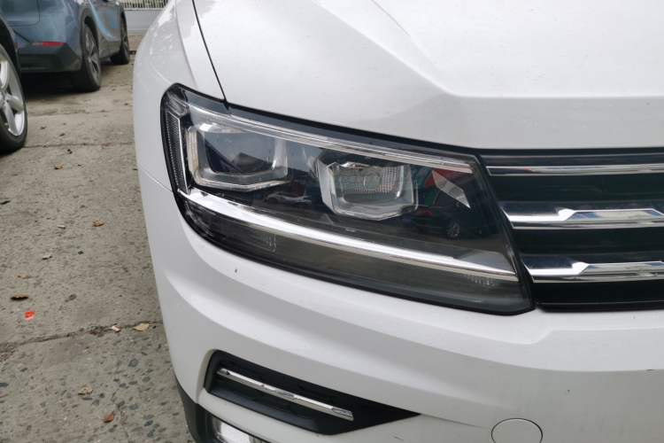 Used Volkswagen Tiguan L 2021 330TSI Automatic Two-Wheel Drive Smart Edition Right Front Headlight