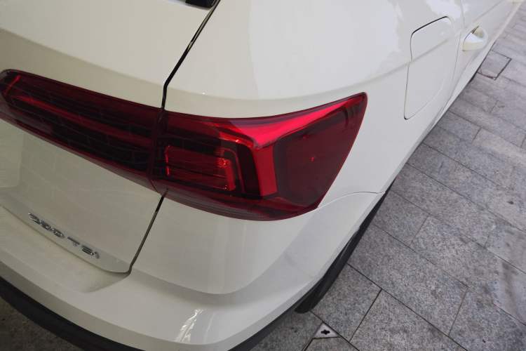 Used Volkswagen Tharu 2021 280TSI Two-Wheel Drive Trend Edition Right Rear Taillight