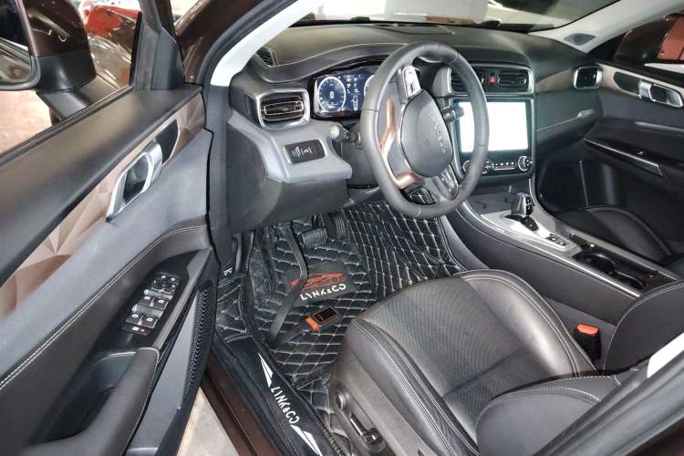 Used Lynk & Co 01 2017 2.0T Two-Wheel Drive Pro Edition
