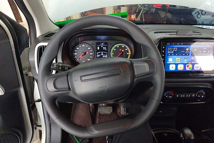 Used Roewe Clever 2022 311km QiQi BoBo Edition Steering Wheel