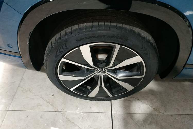 Used Volkswagen Tayron 2023 380TSI Four-Wheel Drive R-Line Pro Smart Edition Right Rear Wheel Hub