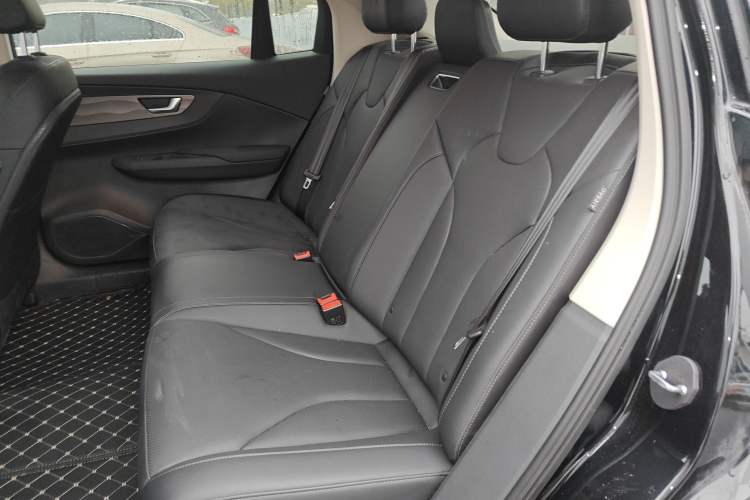 Used Hongqi E-QM5 2021 Online Booking Charging Basic Edition 5 Seats Left Rear Seat