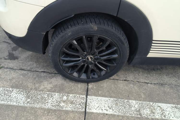 Used MINI Clubman 2016 Revised 1.5T COOPER Right Rear Wheel Hub