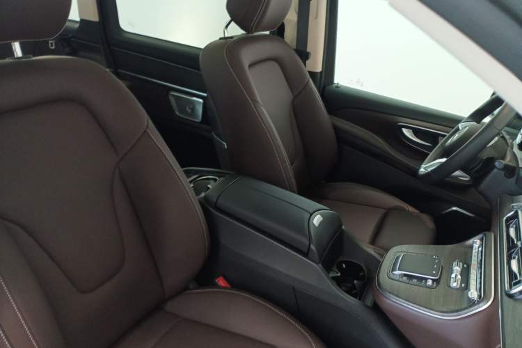 Used Mercedes-Benz V-Class 2024 V 300 L Long Wheelbase Luxury Edition
