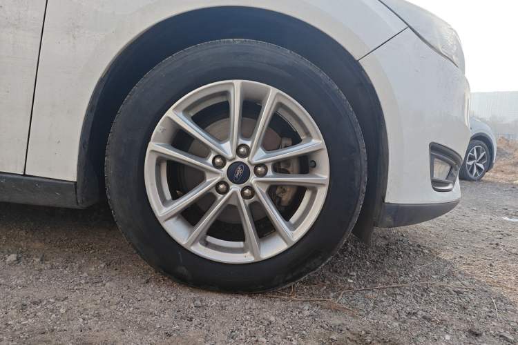 Used Ford Focus 2018 Hatchback Classic 1.6L Automatic Trendy SmartDrive Edition